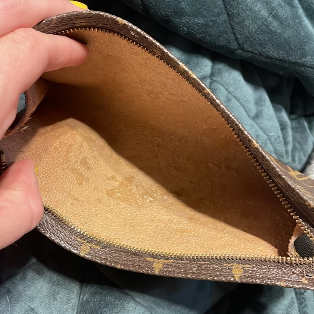 Louis Vuitton Vintage Monogram Toiletry Pouch - Picture 7 of 7